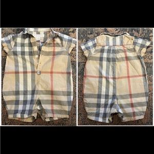 Burberry Baby Signature Nova Print Buttoned
One piece Romper Size 3m